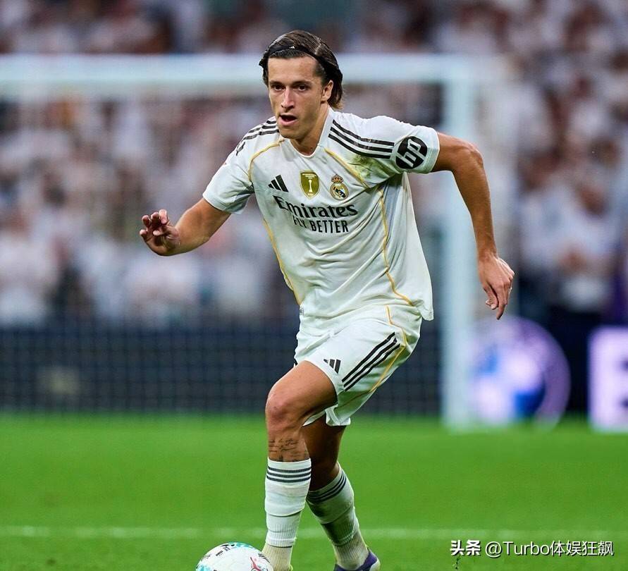 皇马5000万签下顶级后卫!连续3场锁死亚马尔,这笔转会太超值了